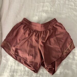 Lululemon Hot Hotty short size 4 tall - rusty pink